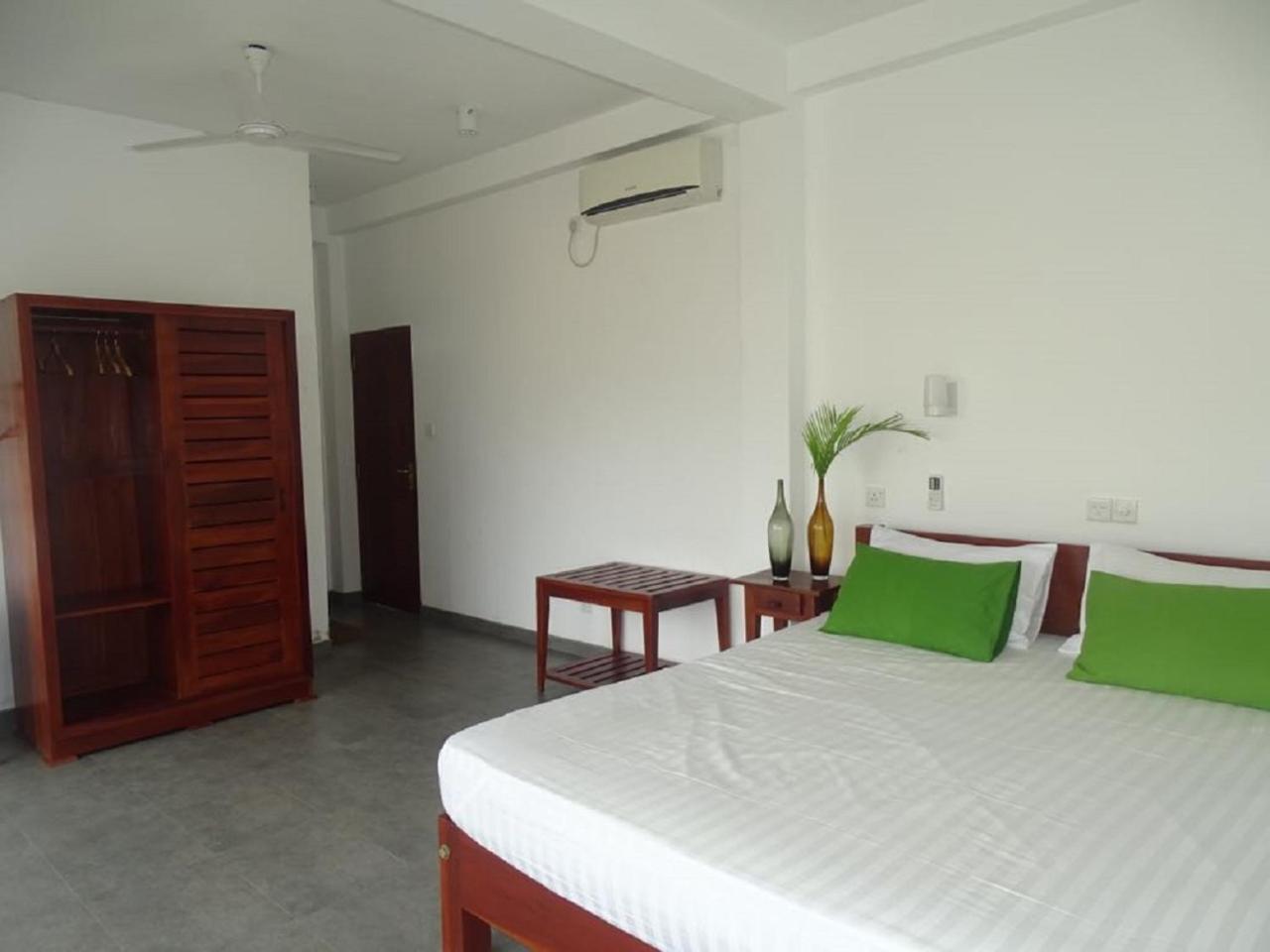 Jasmine Garden Beach Guest House Hikkaduwa Extérieur photo