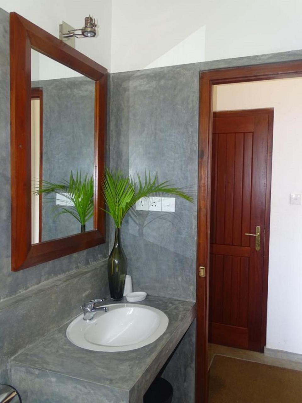 Jasmine Garden Beach Guest House Hikkaduwa Extérieur photo