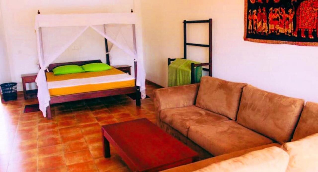 Jasmine Garden Beach Guest House Hikkaduwa Extérieur photo